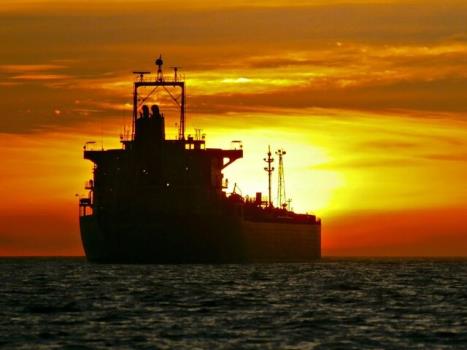 فروش نفت ایران به رغم تحریم ها ادامه دارد