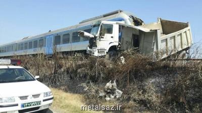 تصادف قطار تهران- رشت با كامیون و مرگ راننده