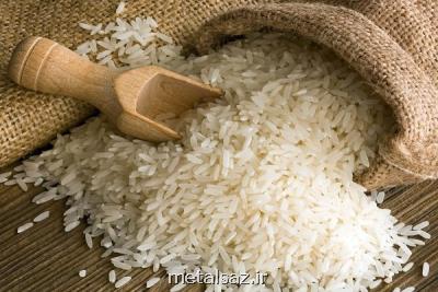وجود ۲۴۵ هزار تن برنج در گمركات